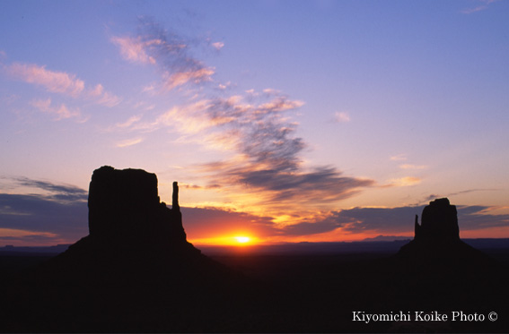 ���j�������g�o���[ Monument Valley